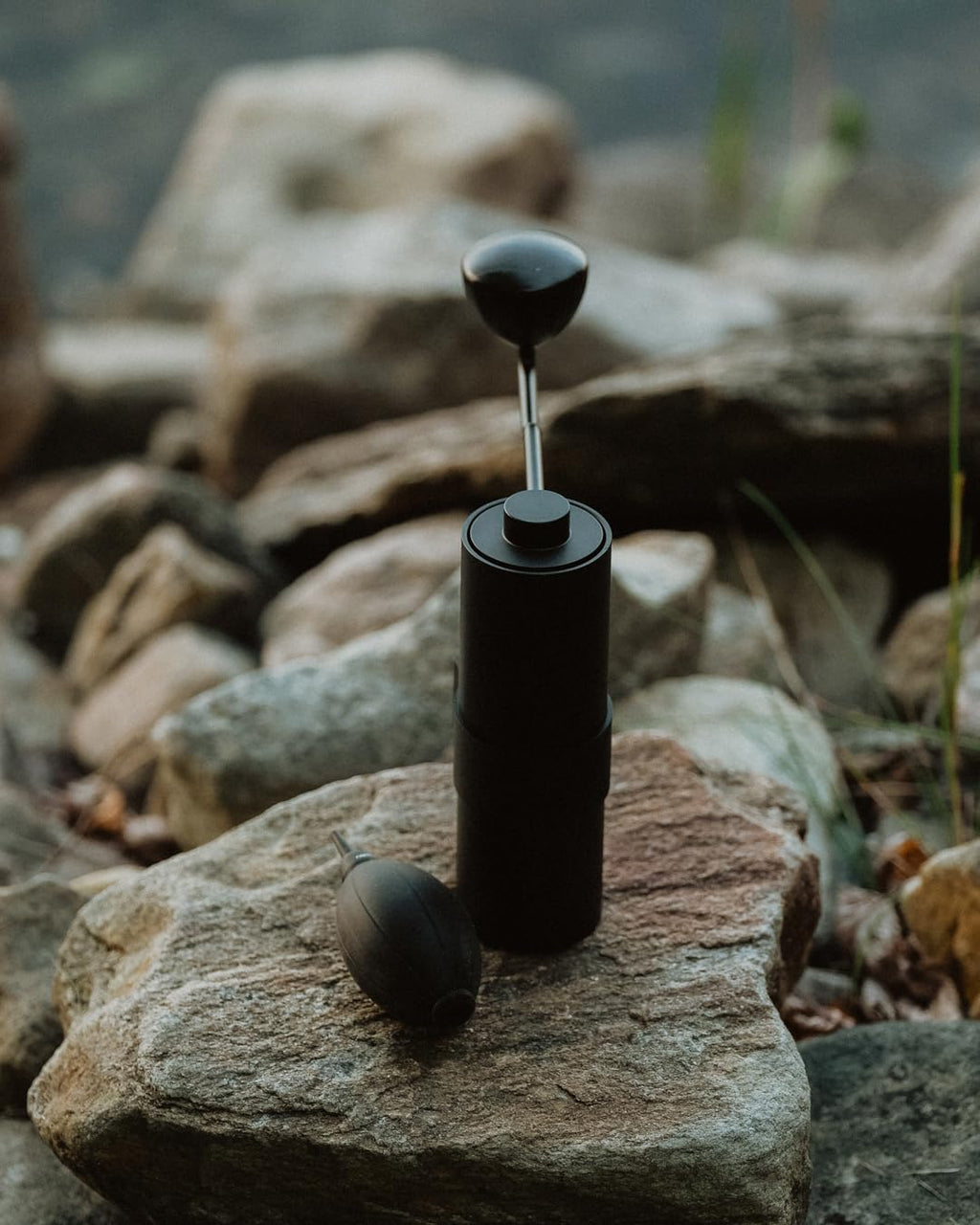 Manual Coffee Grinder with Stainless Steel Conical Burr R9218