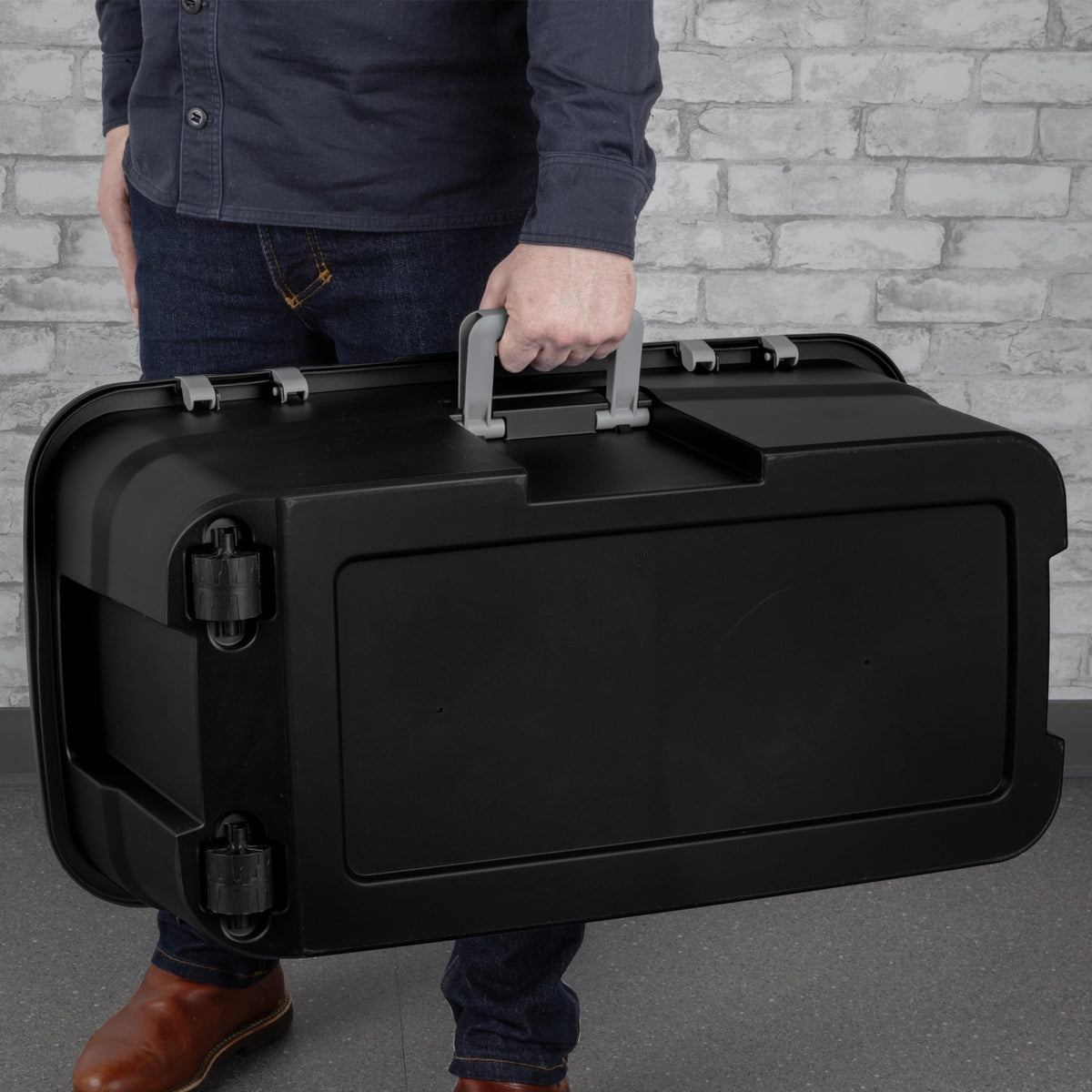 22 Gallon Black Wheeled Plastic Storage Trunk W8368